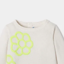 Baby girl sweater with embroidered flowers