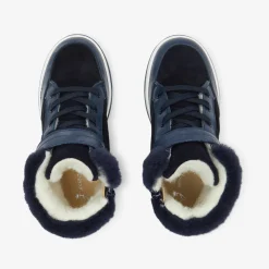 Boy lined sneakers
