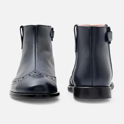 Girl leather boots